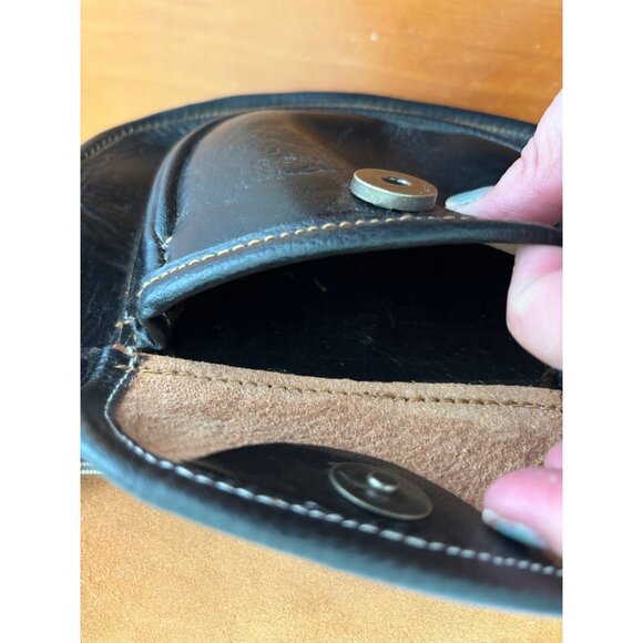 Vintage Handcrafted Black Leather Crossbody Bag With Embossed Design - Picture 11 of 16